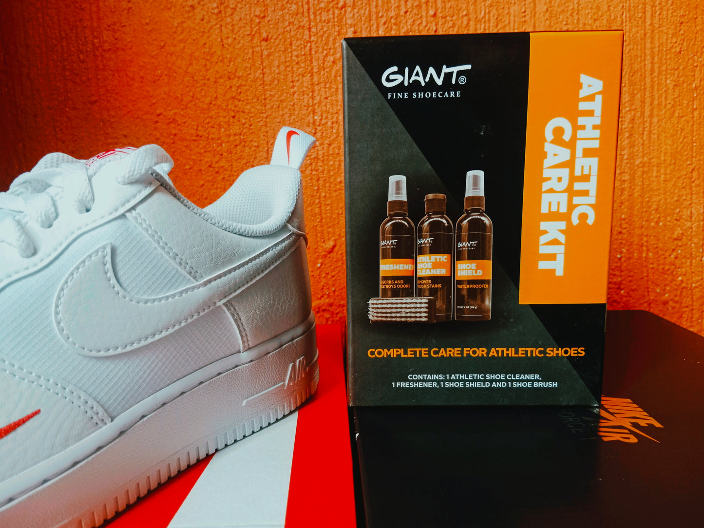 Giant Sneaker Shoe Cleaning, Deodorizer & Protective Coating & Brush Canvas, Sports, Synthetic Leather Shoe Cleaner